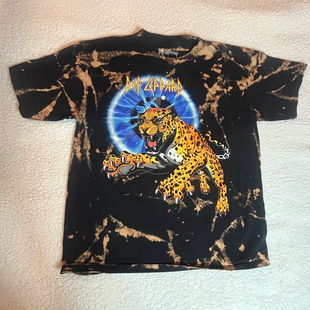 Def Leppard Men's Concert Tee – Size‎ Large